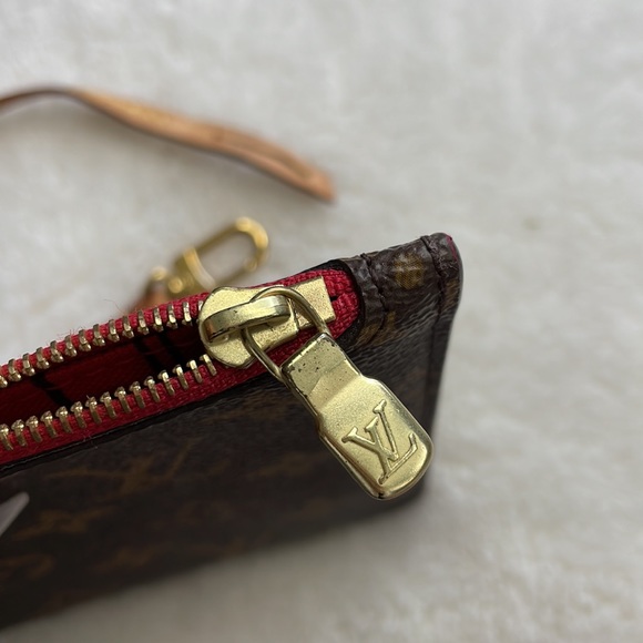 Authentic 💯! Louis Vuitton MM pouch - Picture 12 of 12